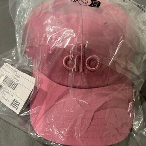 ALO Yoga off duty hat in pink rose, new, authentic